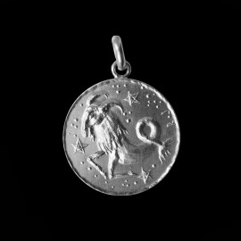 médaille signe capricorne