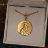 medaille vierge couronnee