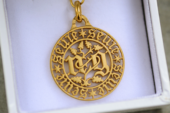 Médaille ajourée